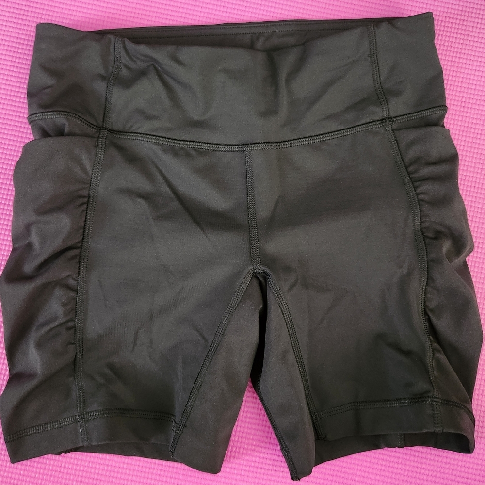 Lululemon Sz 6 Shorts